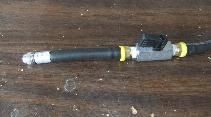 Screw-on chuck w/ manual valve